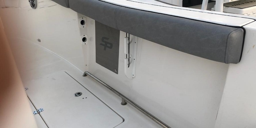 Angler Pro Boats 2900 center console