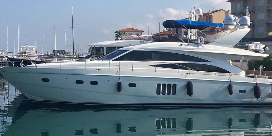 Princess Flybridge 67