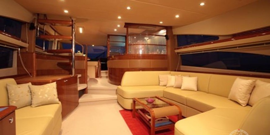 Princess Flybridge 67
