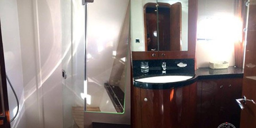 Princess Flybridge 67