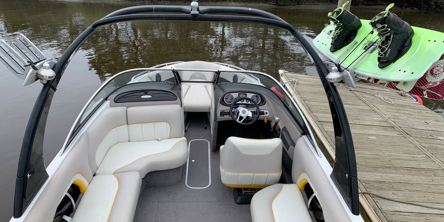 Malibu Wakesetter 23 LSV