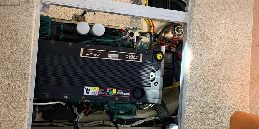 Carver 366 Motor Yacht