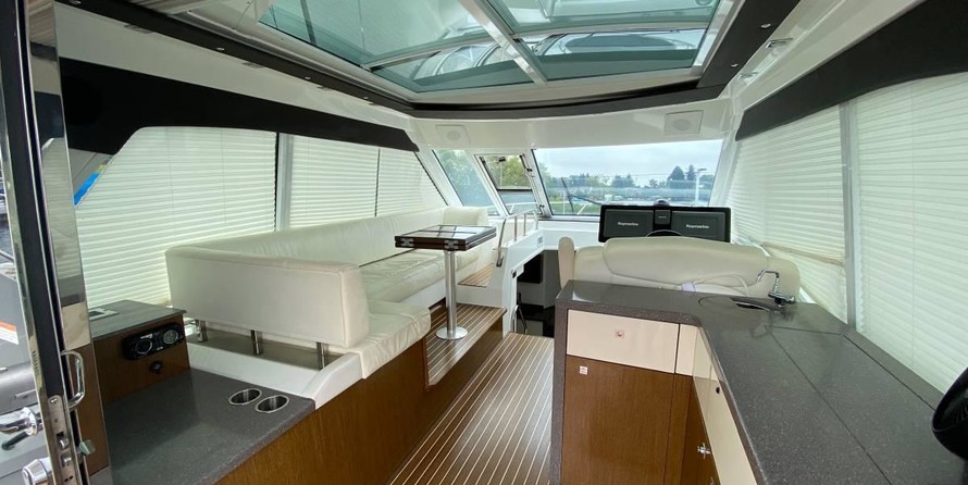 Cruisers Yachts 48 Cantius