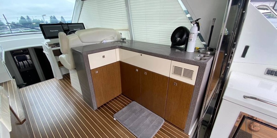 Cruisers Yachts 48 Cantius
