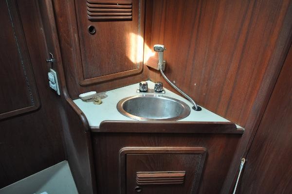 C&C 40 Centerboard Cruiser