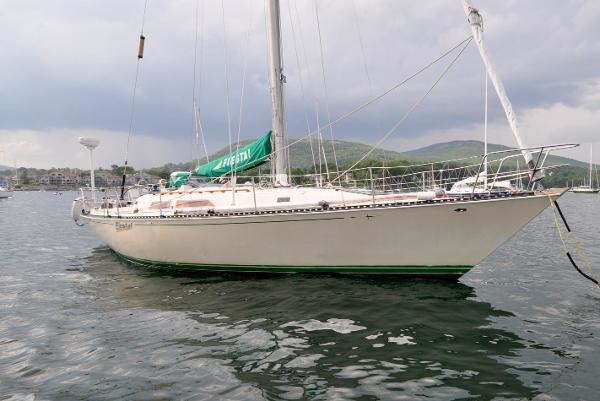 C&C 40 Centerboard Cruiser