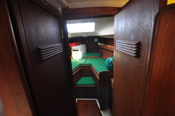 C&C 40 Centerboard Cruiser