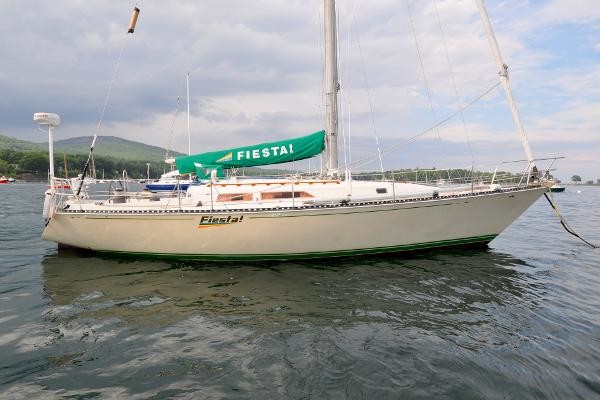 C&C 40 Centerboard Cruiser