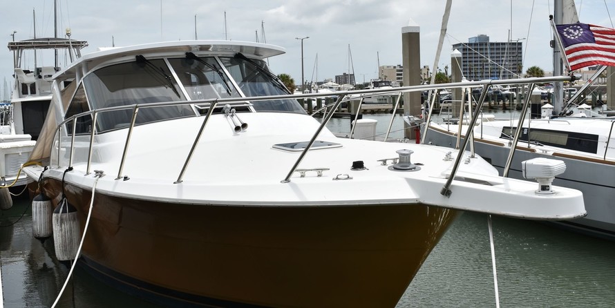 Hatteras 39.9 Express