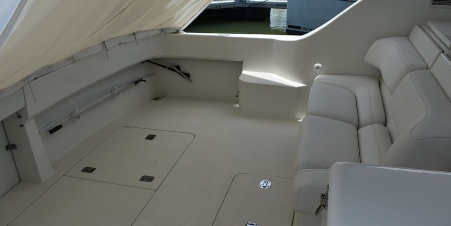 Hatteras 39.9 Express