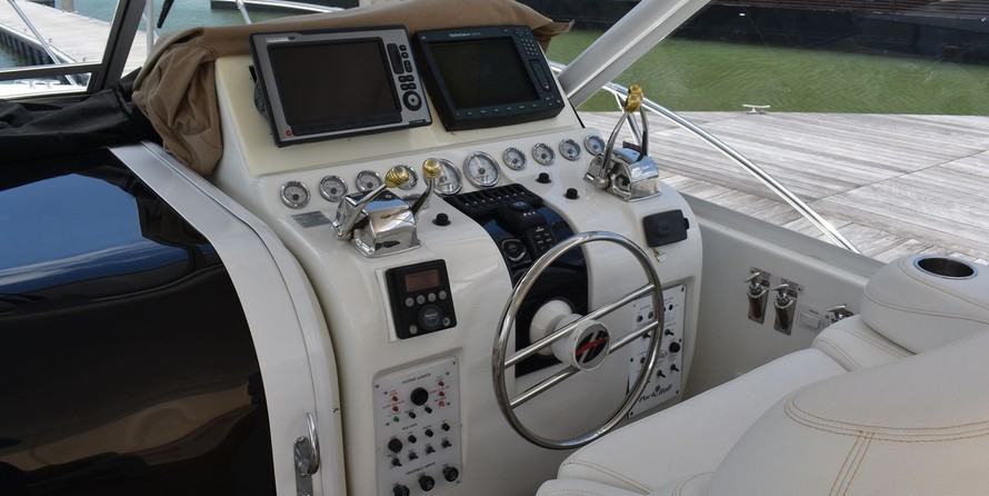 Hatteras 39.9 Express