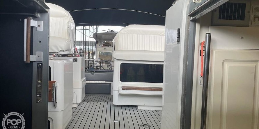 Trojan 11 Meter Express 370