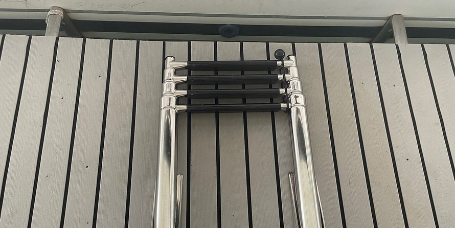 Trojan 11 Meter Express 370