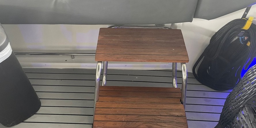 Trojan 11 Meter Express 370