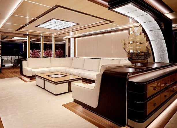 Heesen Galactica Super Nova