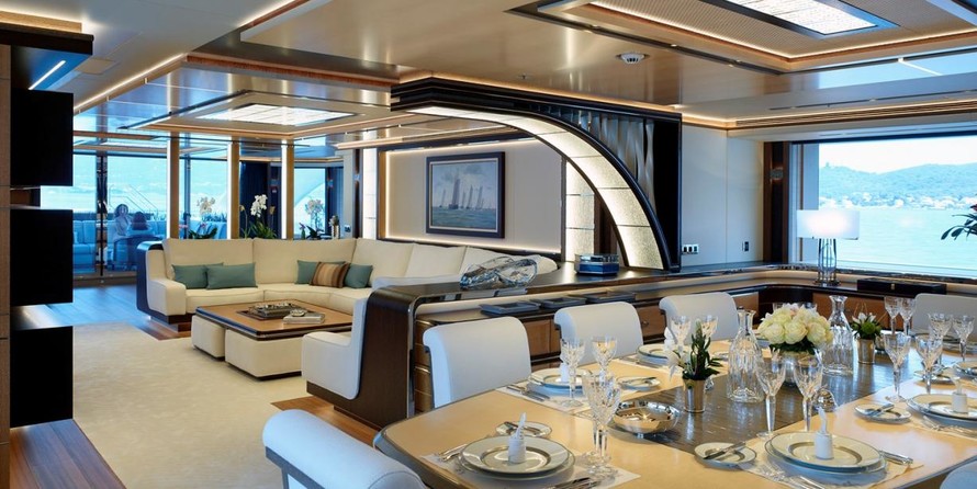 Heesen Galactica Super Nova