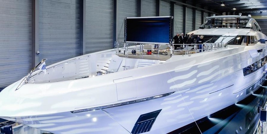 Heesen Galactica Super Nova