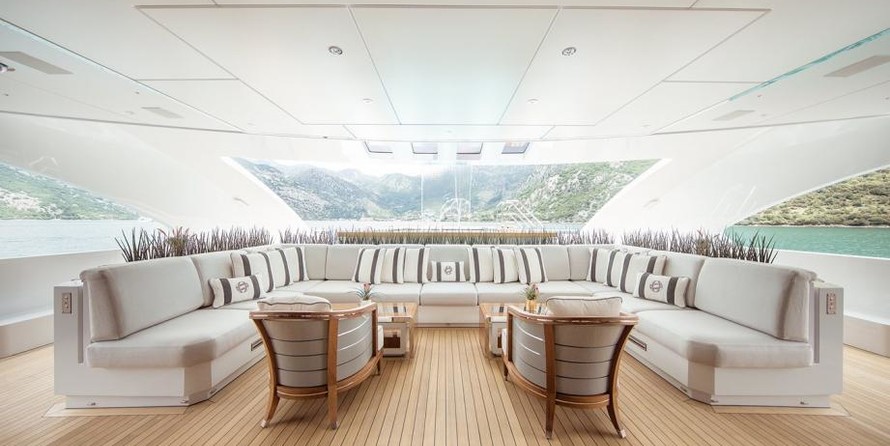 Heesen Galactica Super Nova