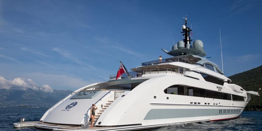 Heesen Galactica Super Nova