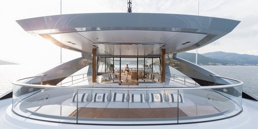 Heesen Galactica Super Nova
