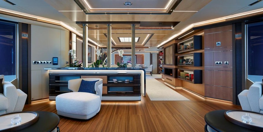 Heesen Galactica Super Nova