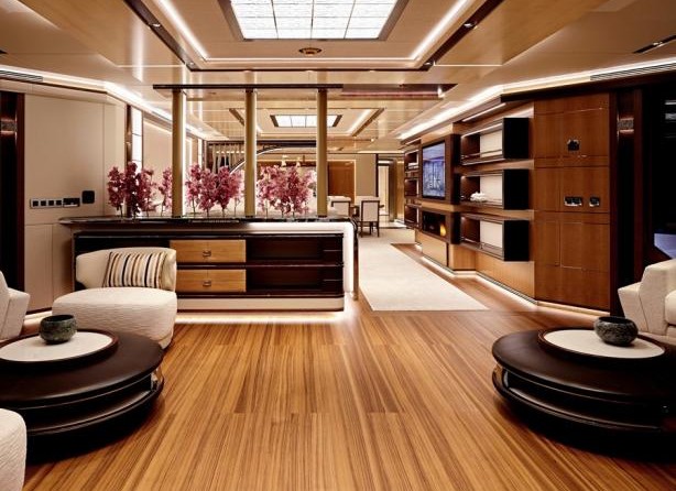 Heesen Galactica Super Nova