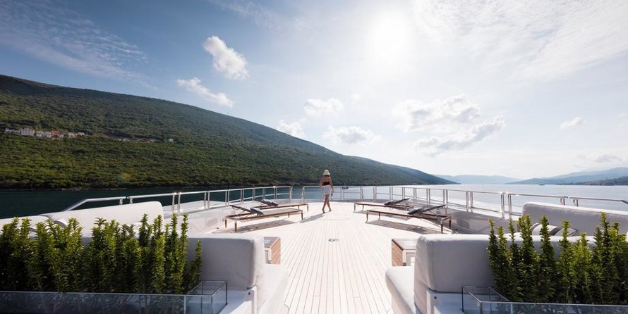 Heesen Galactica Super Nova