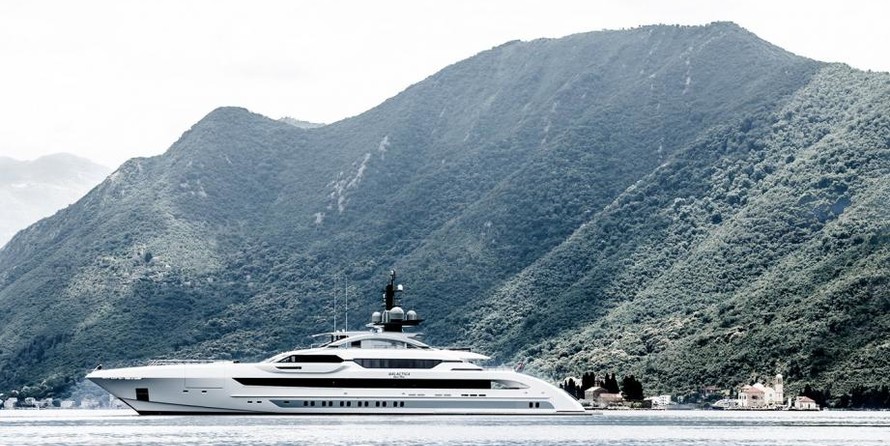 Heesen Galactica Super Nova