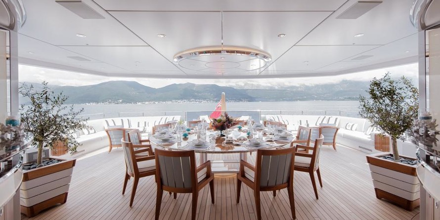 Heesen Galactica Super Nova