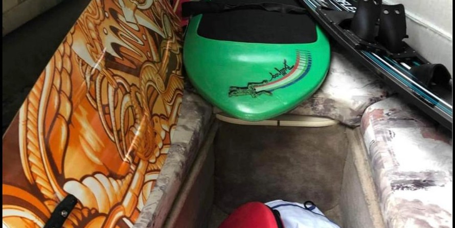 Sea ray 215 express cruiser