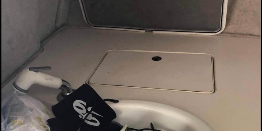 Sea ray 215 express cruiser