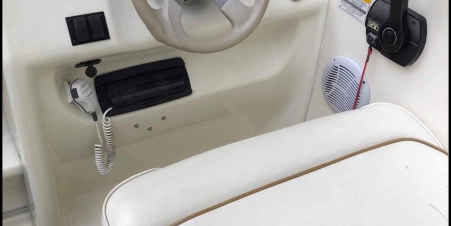 Sea ray 215 express cruiser