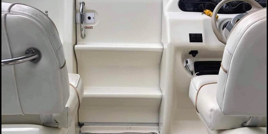 Sea ray 215 express cruiser