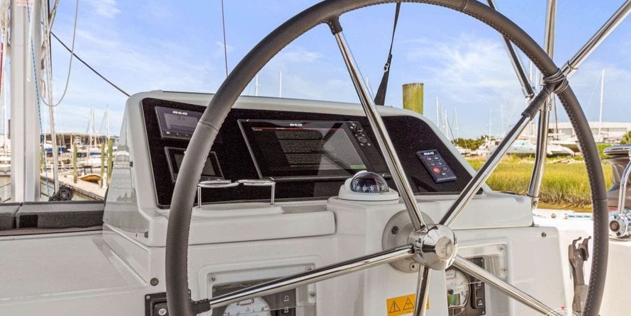 Fountaine Pajot Lucia 40