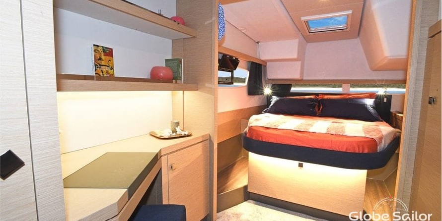 Fountaine Pajot Lucia 40