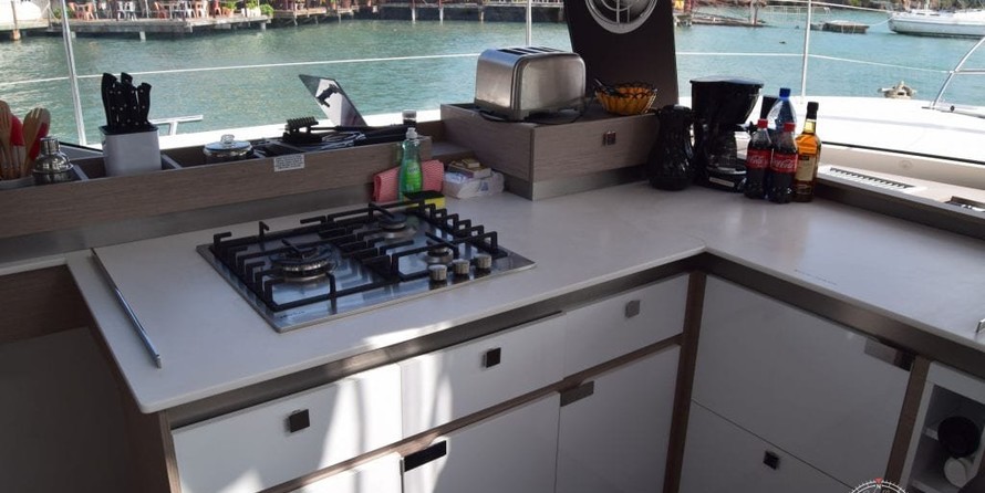 Fountaine Pajot Elba 45