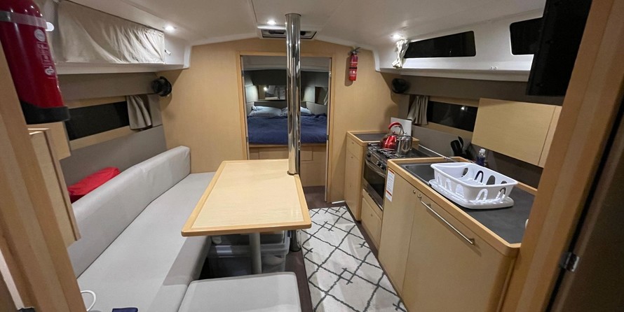 Beneteau Oceanis 38.1