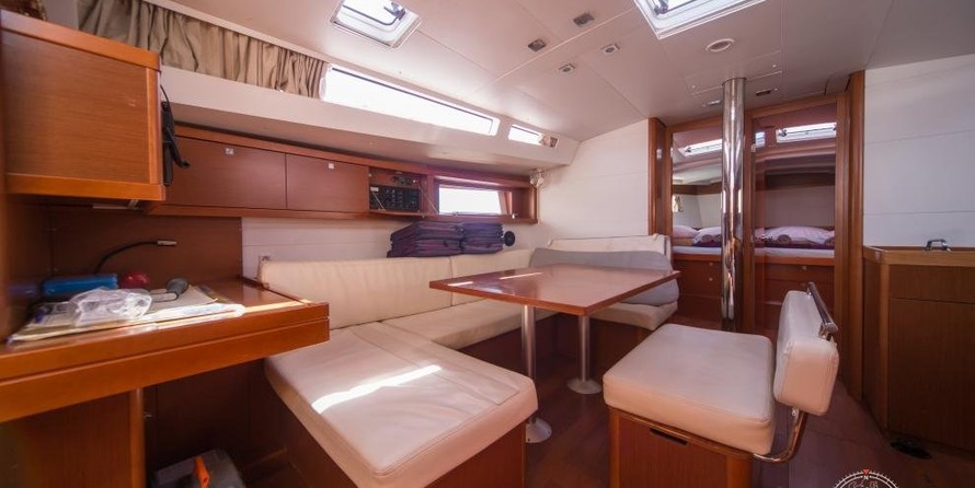 Beneteau Oceanis 48