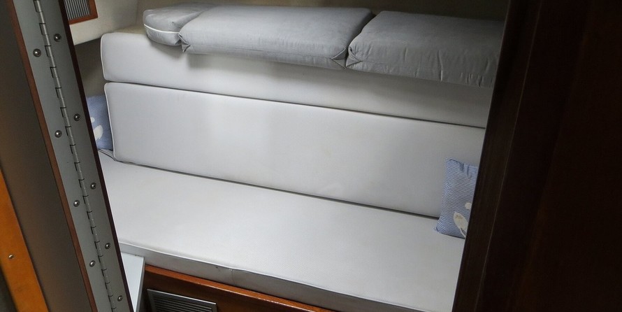 Sea ray 390 express cruiser