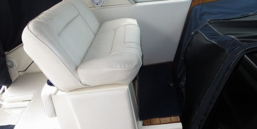 Sea ray 390 express cruiser