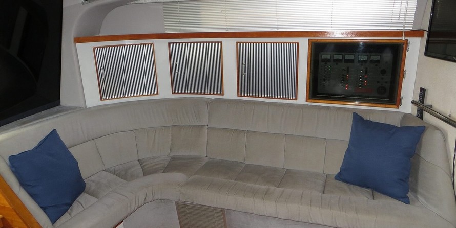 Sea ray 390 express cruiser
