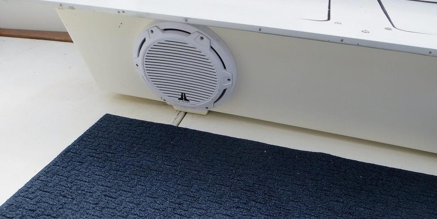 Sea ray 390 express cruiser