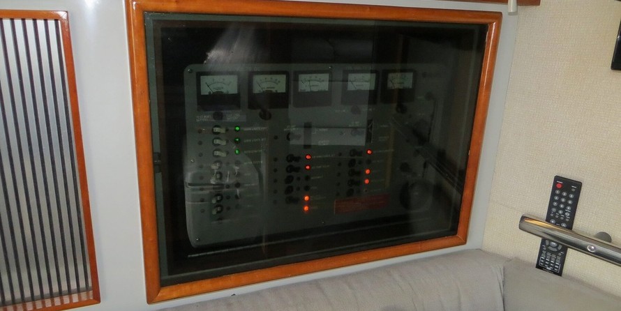 Sea ray 390 express cruiser