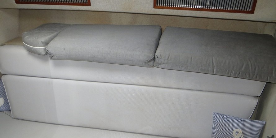 Sea ray 390 express cruiser