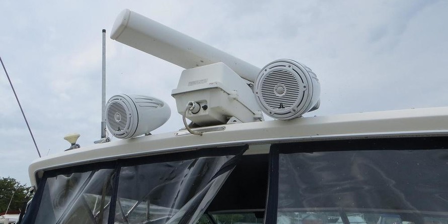 Sea ray 390 express cruiser