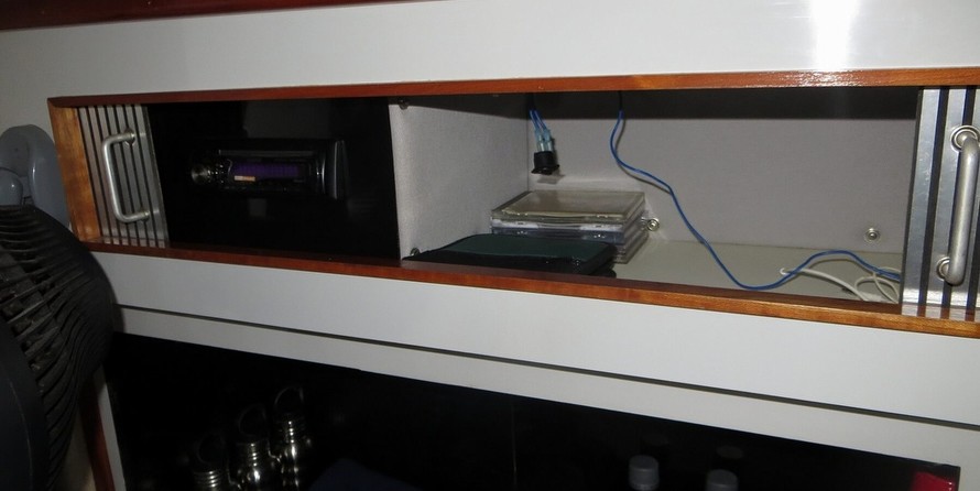 Sea ray 390 express cruiser