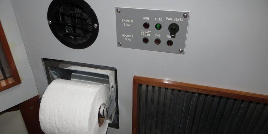 Sea ray 390 express cruiser