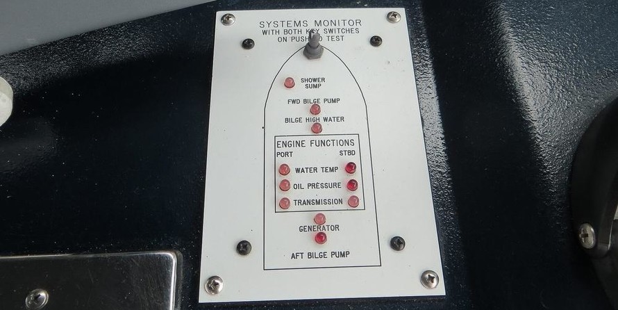 Sea ray 390 express cruiser