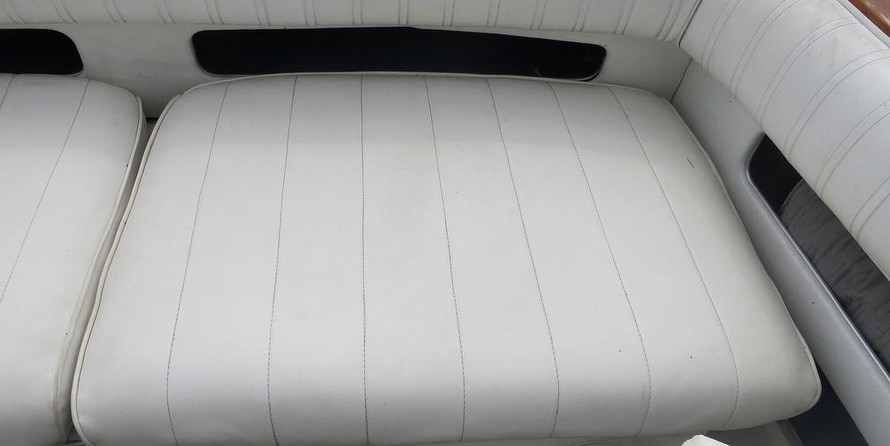 Sea ray 390 express cruiser