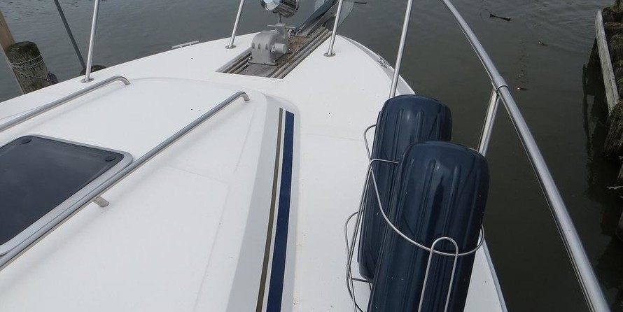 Sea ray 390 express cruiser